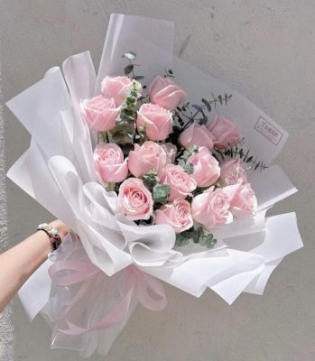 Bó hoa sáp màu hồng thích hợp để tặng người yêu